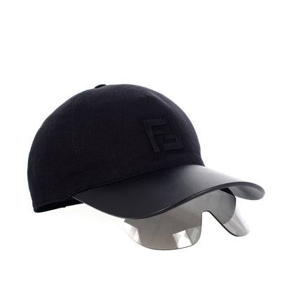 Fendi FE40022U Cappellino con mascherina integrata